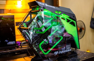 Bộ máy tính độ theo phong cách 'Green Lantern' đẹp tới mức không thể rời mắt