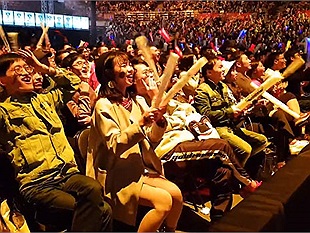 [Video] Cảm xúc vỡ òa của khán giả Trung Quốc tại khán đài trước pha cướp Pentakill của Optimus