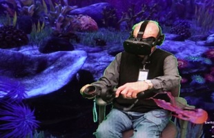 Cùng xem phản ứng của cụ ông 100 tuổi khi lần đầu tiên được trải nghiệm công nghệ VR