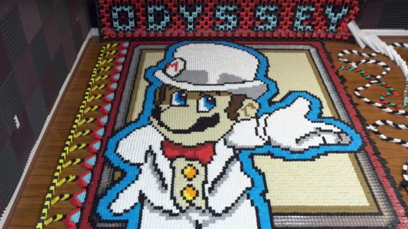 Fan cuồng Mario mừng game ra mắt với màn “đổ” 150.000 miếng Domino