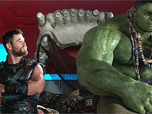 Không nằm ngoài dự đoán Thor: Ragnarok vượt mốc 500 triệu USD doanh thu trên toàn cầu