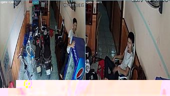 Thanh niên trộm laptop và xe đạp ngay tại quán net trong tích tắc