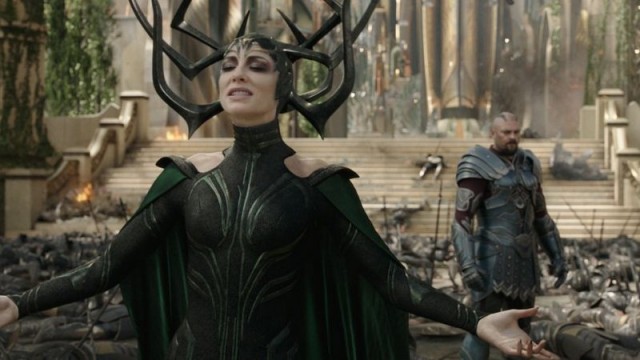 Các siêu anh hùng hợp lực kìm chân ác nữ Hela trong trailer Thor 3: Ragnarok